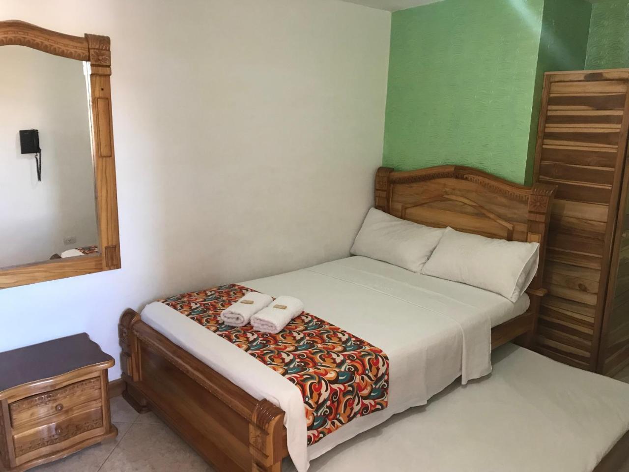 Hotel Las Guacamayas Guatapé Dış mekan fotoğraf